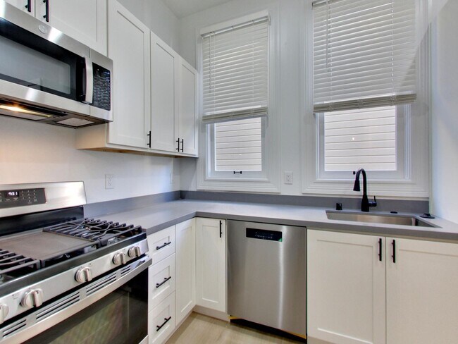 1086 Fulton St San Francisco, CA 94117 photo 5