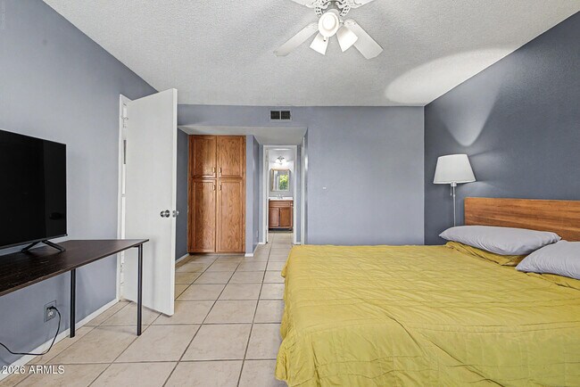 540 N May Mesa, AZ 85201 photo 2