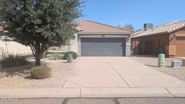 1129 E Nardini St photo 4