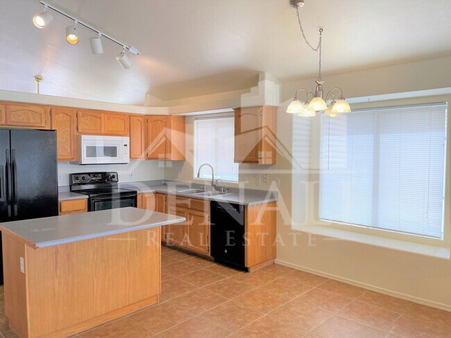 19636 N Coyote Lakes Pkwy Surprise, AZ 85378 photo 5