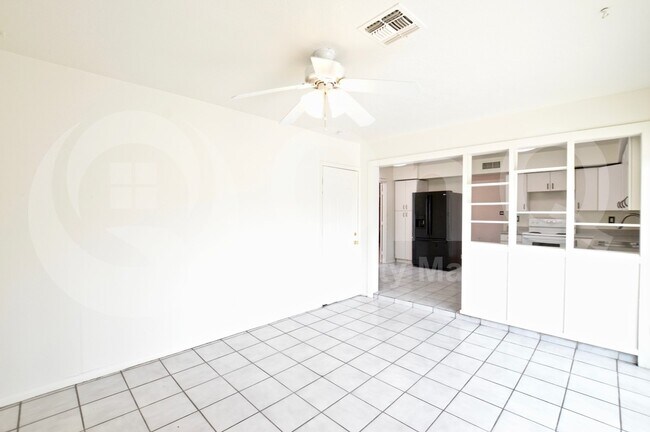 4265 E Vineyard Rd Phoenix, AZ 85042 photo 5
