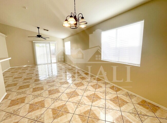 8930 W Catalina Dr Phoenix, AZ 85037 photo 5