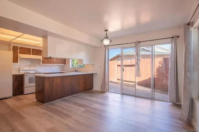 1823 Sparks Ct San Diego, CA 92110 photo 5