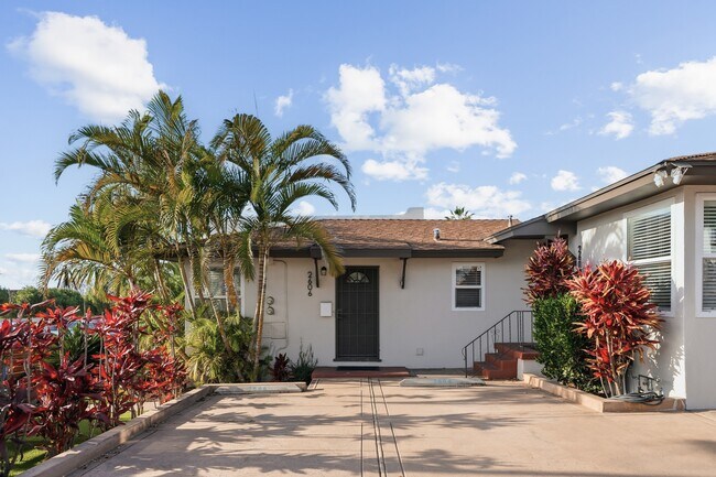 2606 Juan St San Diego, CA 92110 photo 3