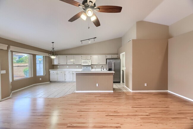 1407 E Encinas Ave Gilbert, AZ 85234 photo 4