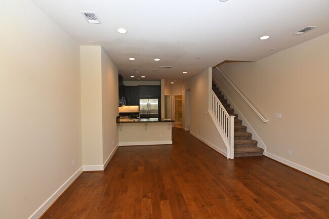6543 Tralee Village Dr Dublin, CA 94568 photo 2