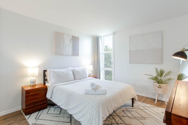 3050 Rue D’Orleans San Diego, CA 92110 photo 3