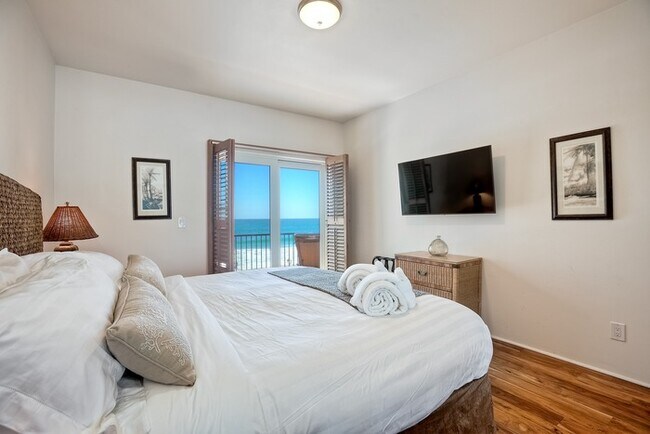 2751 Ocean St Carlsbad, CA 92008 photo 5