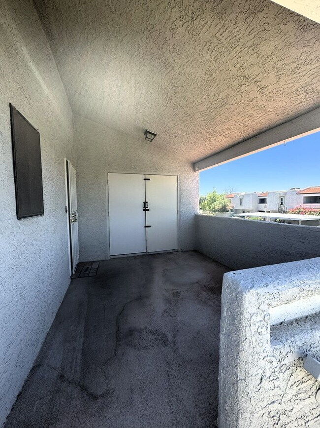 850 S River Dr Tempe, AZ 85281 photo 3