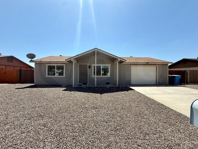 4039 E Friess Dr Phoenix, AZ 85032