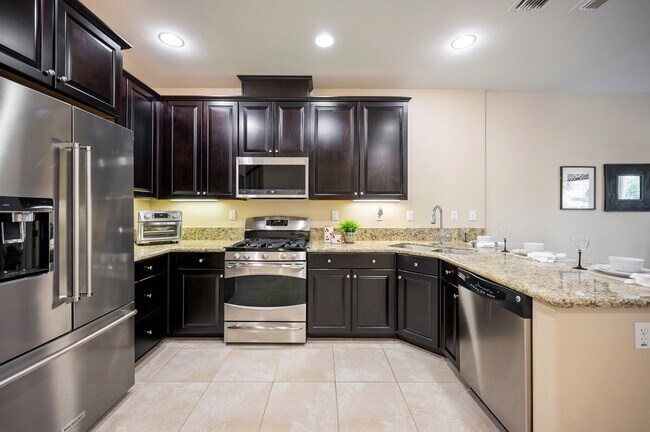 265 Esfahan Ct San Jose, CA 95111 photo 2