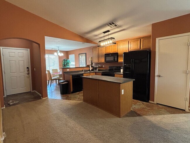 776 W Fairlane Ct photo 4