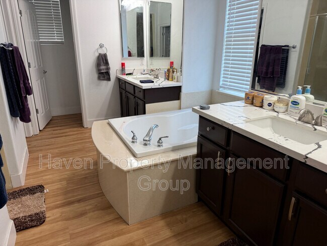 49 E Heritage Dr Tracy, CA 95391 photo 4