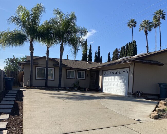 993 Mills St Escondido, CA 92027