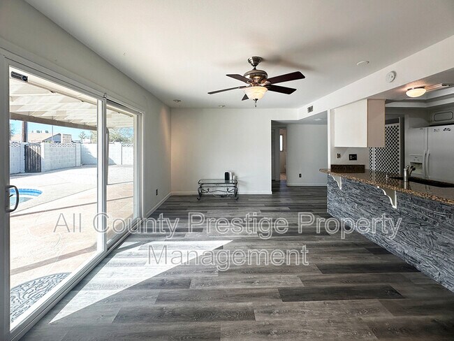 3459 W Dailey St Phoenix, AZ 85053 photo 3