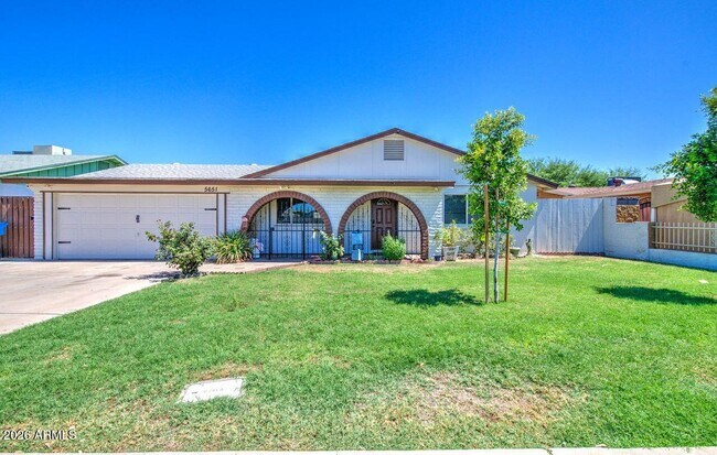 5651 W Monte Vista Rd Phoenix, AZ 85035 photo 3
