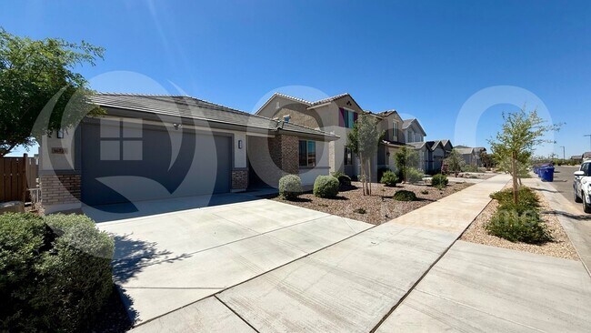 16731 W Cavedale Dr Surprise, AZ 85387 photo 3