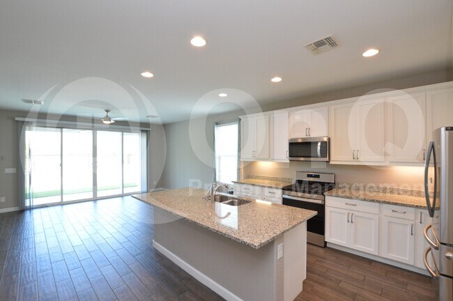 716 W Anderson Dr Phoenix, AZ 85023 photo 4