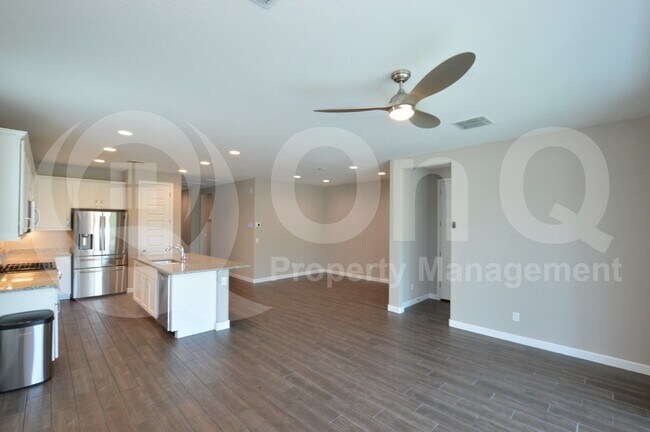 716 W Anderson Dr Phoenix, AZ 85023 photo 5