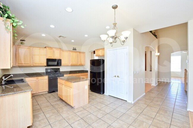 263 W Hawk Way Chandler, AZ 85286 photo 5