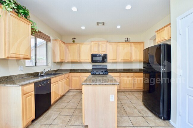 263 W Hawk Way Chandler, AZ 85286 photo 4