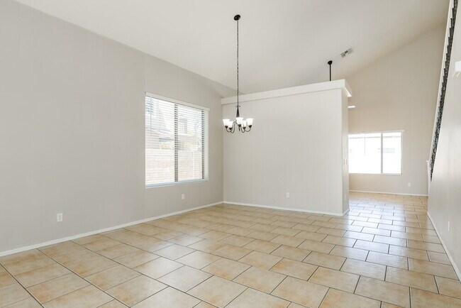 8216 W Globe Ave Phoenix, AZ 85043 photo 4