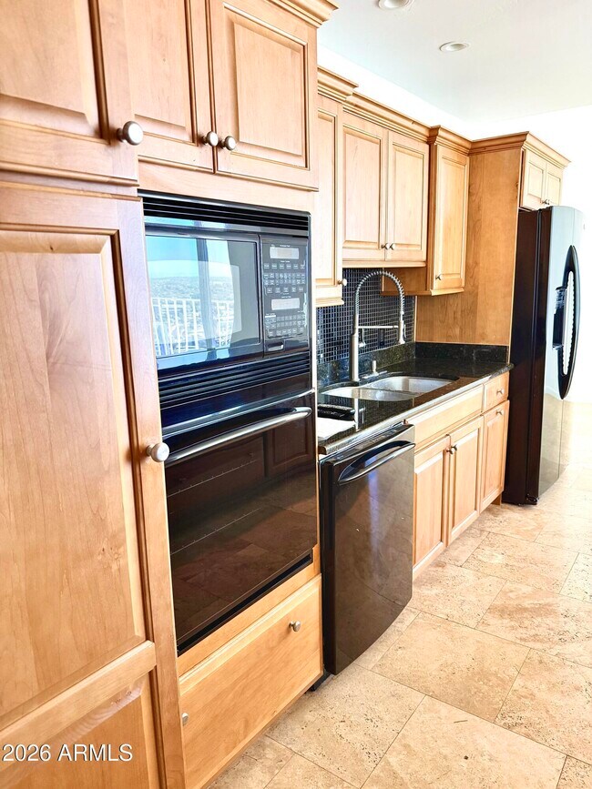 207 W Clarendon Ave Phoenix, AZ 85013 photo 5