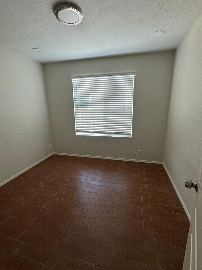 8565 W Tuckey Ln Glendale, AZ 85305 photo 5