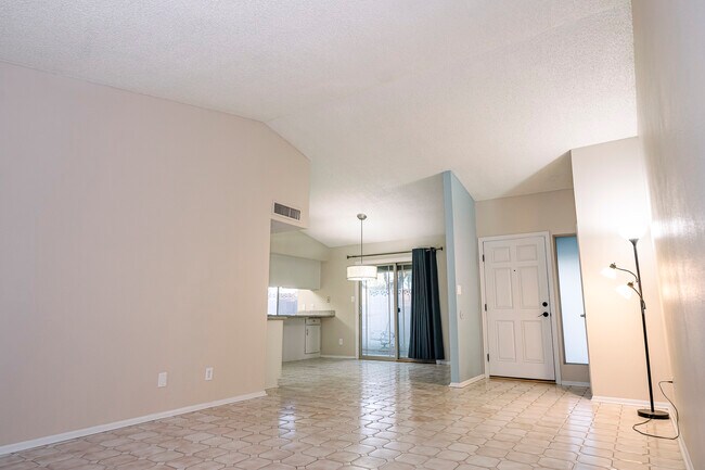 17609 N 45th Ave Glendale, AZ 85308 photo 3