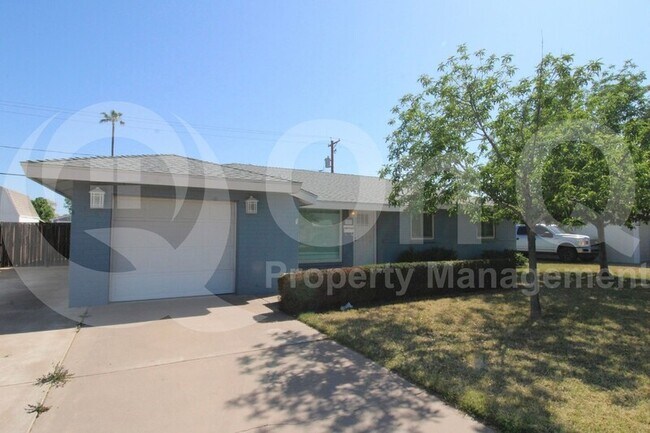 3813 W Glenn Dr Phoenix, AZ 85051 photo 2