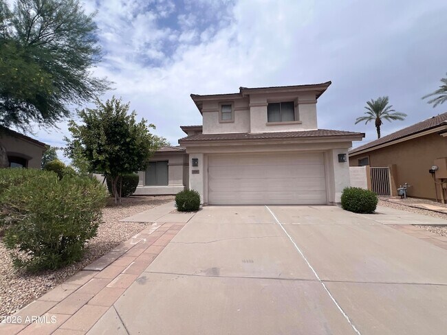 218 E Sunburst Ln photo 2