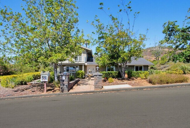 2039 Lemon Ave Escondido, CA 92029 photo 3
