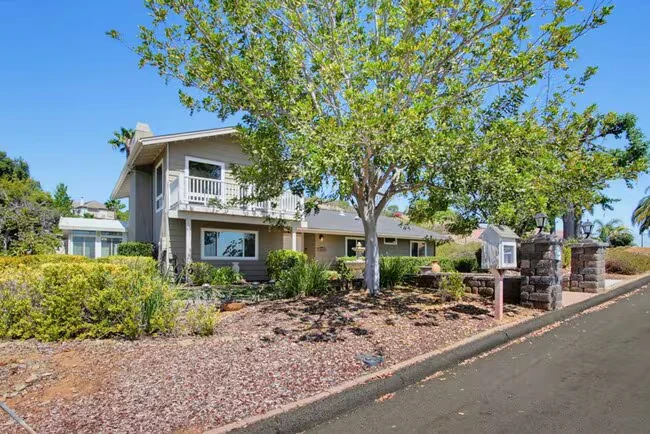 2039 Lemon Ave Escondido, CA 92029 photo 5