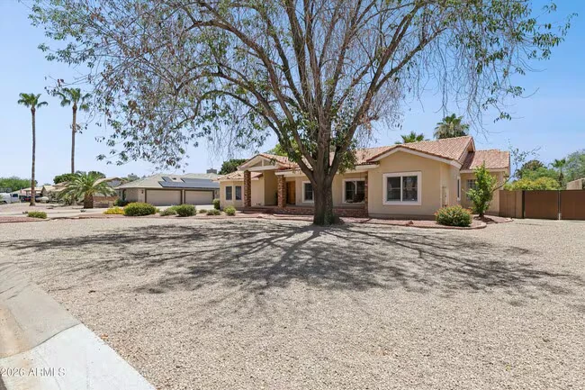 8611 W Foothill Dr Peoria, AZ 85383 photo 5