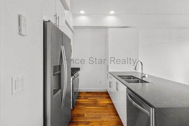 7300 E Earll Dr Scottsdale, AZ 85251 photo 4