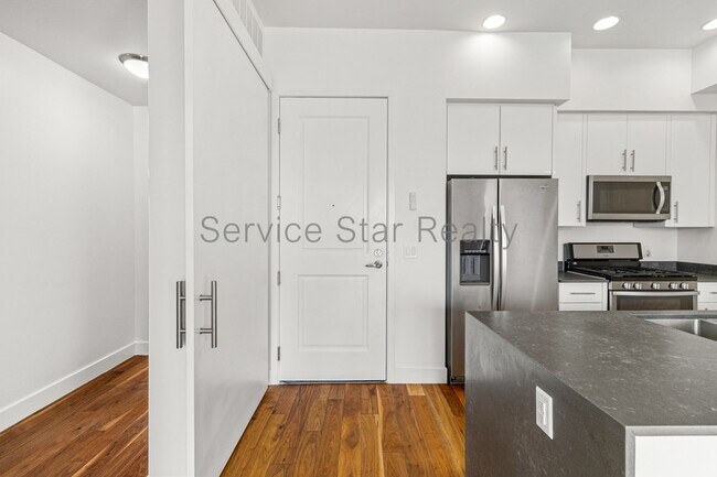 7300 E Earll Dr Scottsdale, AZ 85251 photo 3