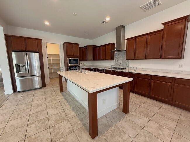 3424 E Adobe Dr Phoenix, AZ 85050 photo 3