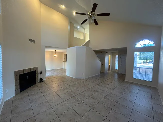 505 E Kerry Ln Phoenix, AZ 85024 photo 5
