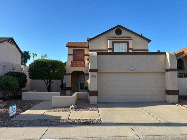505 E Kerry Ln Phoenix, AZ 85024 photo 2