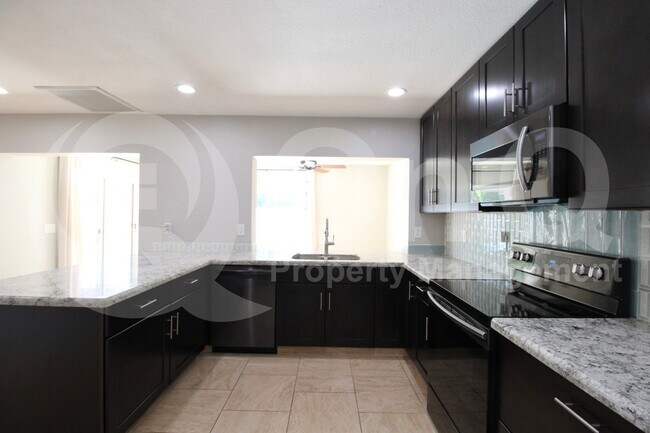 967 W La Jolla Dr Tempe, AZ 85282 photo 4