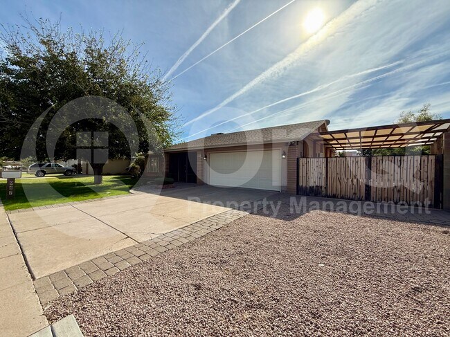 967 W La Jolla Dr Tempe, AZ 85282 photo 2