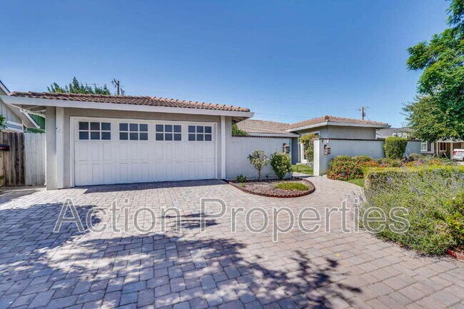 3426 Woodstock Ln Mountain View, CA 94040