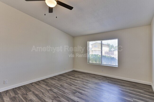 4419 W Shaw Butte Dr Glendale, AZ 85304 photo 5