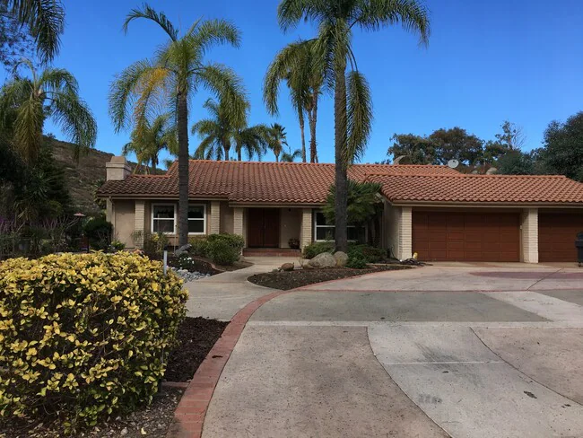 3317 Vista Rocosa Escondido, CA 92029 photo 3