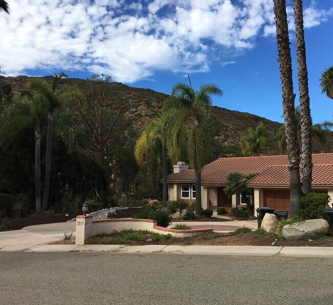 3317 Vista Rocosa Escondido, CA 92029 photo 4