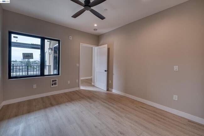 4202 Telegraph Ave Oakland, CA 94609 photo 3