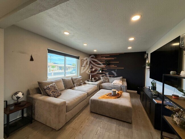 2023 E Alder Cir Mesa, AZ 85204 photo 4