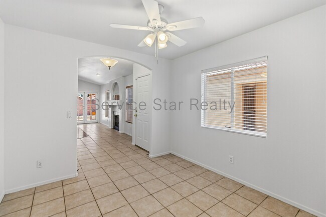 3039 E Hononegh Dr Phoenix, AZ 85050 photo 5