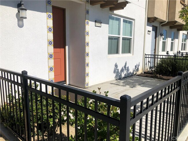 40448 Calle Real Murrieta, CA 92563 photo 2