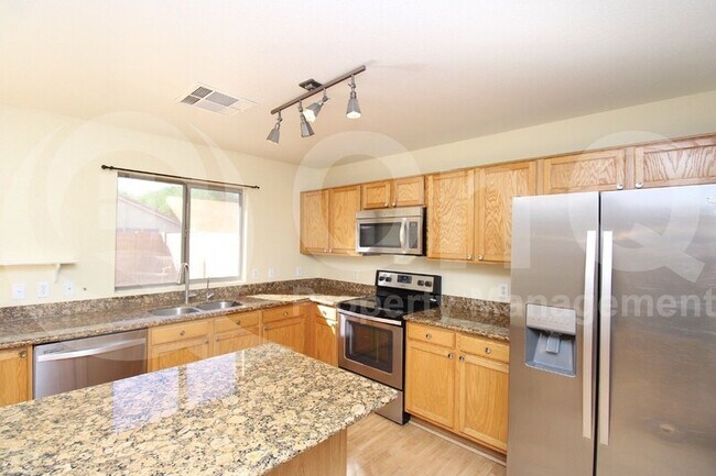 1470 S Red Rock Ct Gilbert, AZ 85296 photo 3